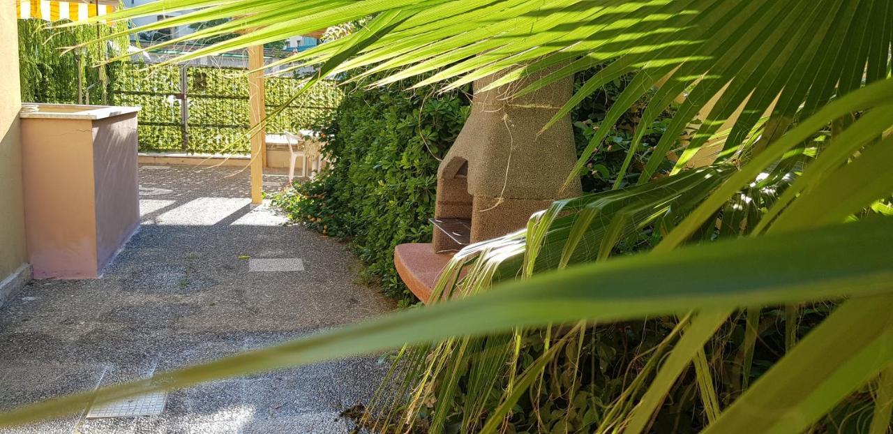 Appartamento Con Giardino Sul Mare 加利波利 外观 照片