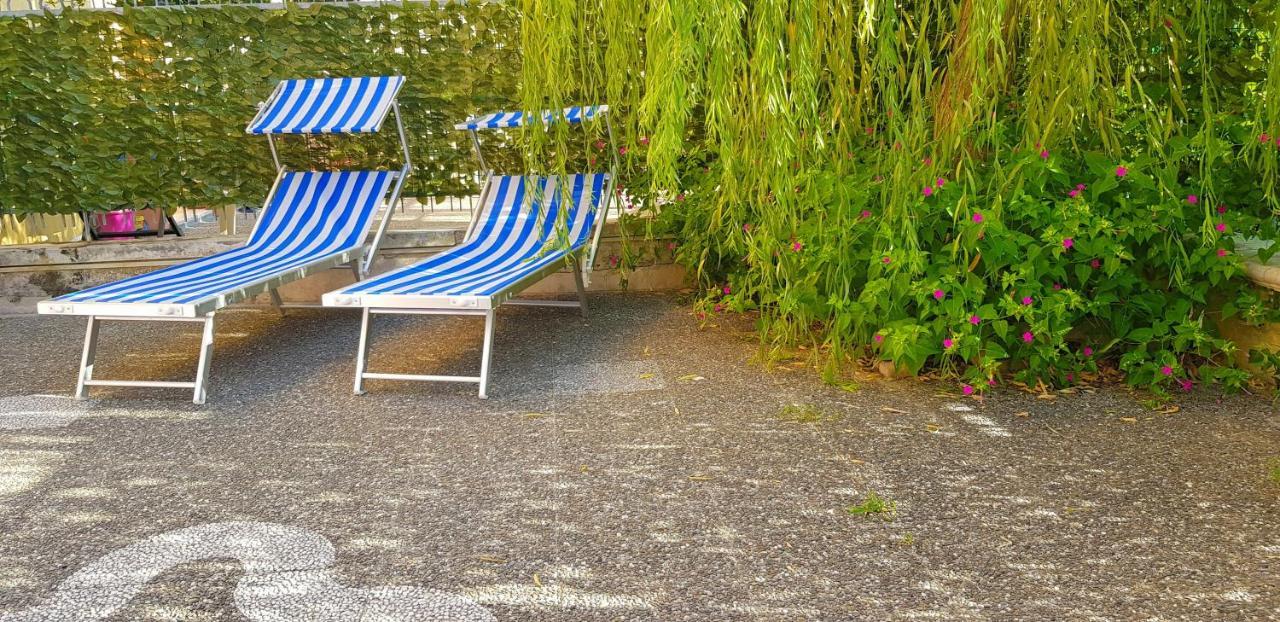 Appartamento Con Giardino Sul Mare 加利波利 外观 照片
