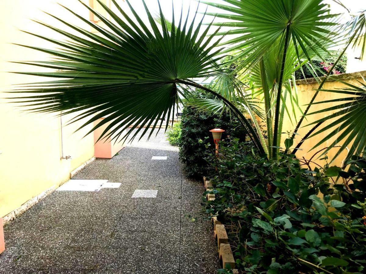 Appartamento Con Giardino Sul Mare 加利波利 外观 照片