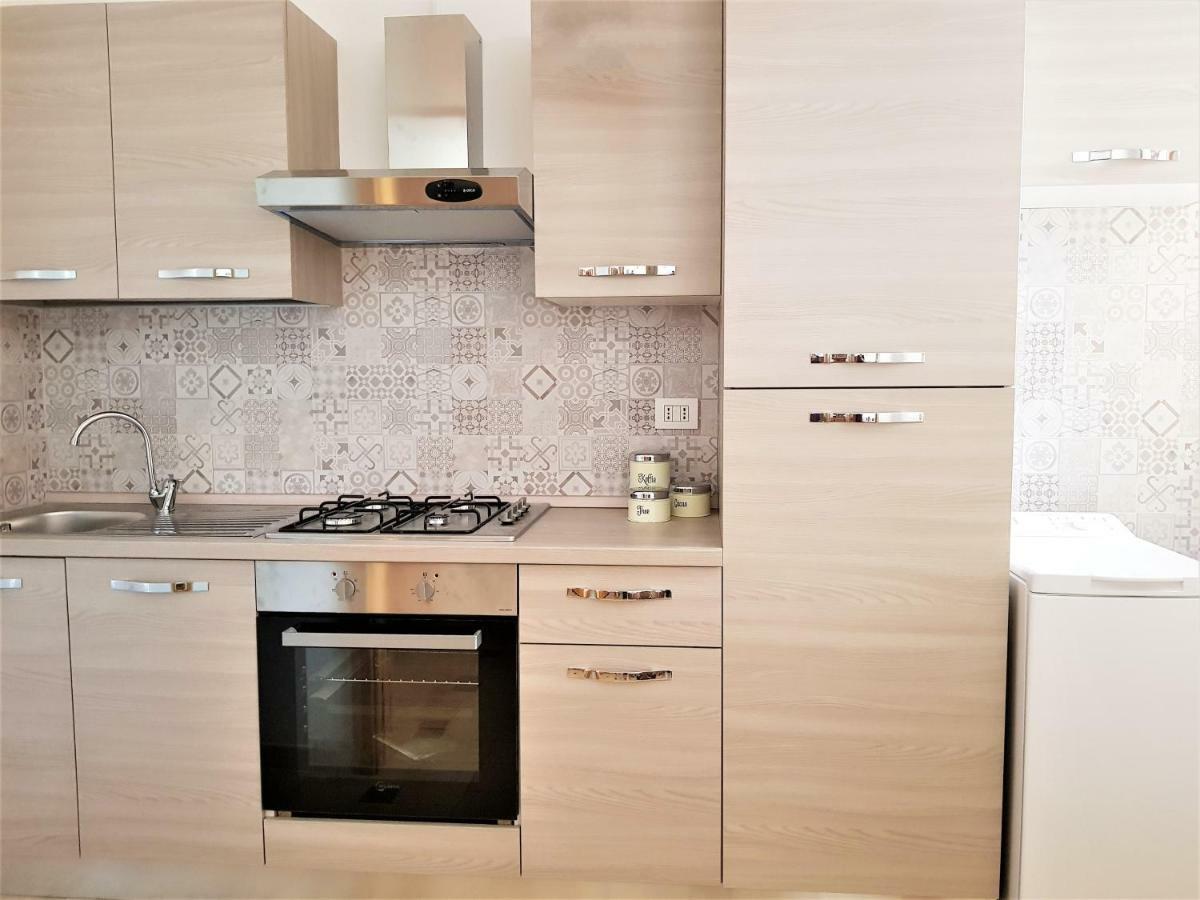 Appartamento Con Giardino Sul Mare 加利波利 外观 照片